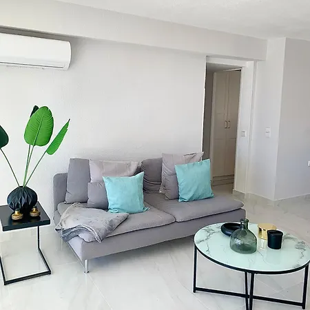 Beach Apartment *